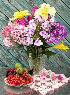 Холст по номерам ХК-5474 с красками Цветы в вазе с вязаной салфеткой - Чебоксары 