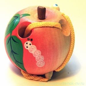 Яблоко-шнуровка малое лак. расписное ш-050 (RNToys) Р