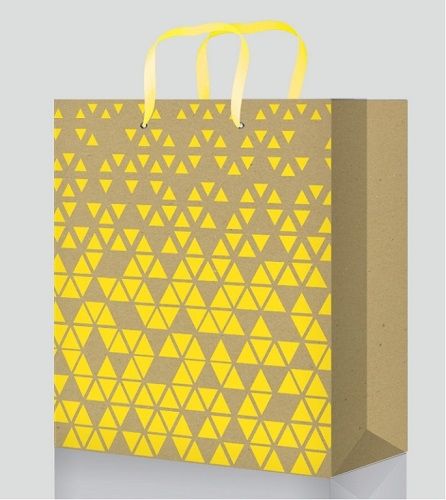 Пакет подарочный ПКП-0897 "Желтые треугольники" 26х32х8см крафт-бумага Миленд - Набережные Челны 
