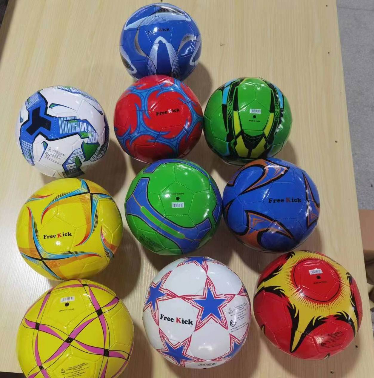 Мяч футбольный 555-2 №5 цвет в ассортименте - Пермь 