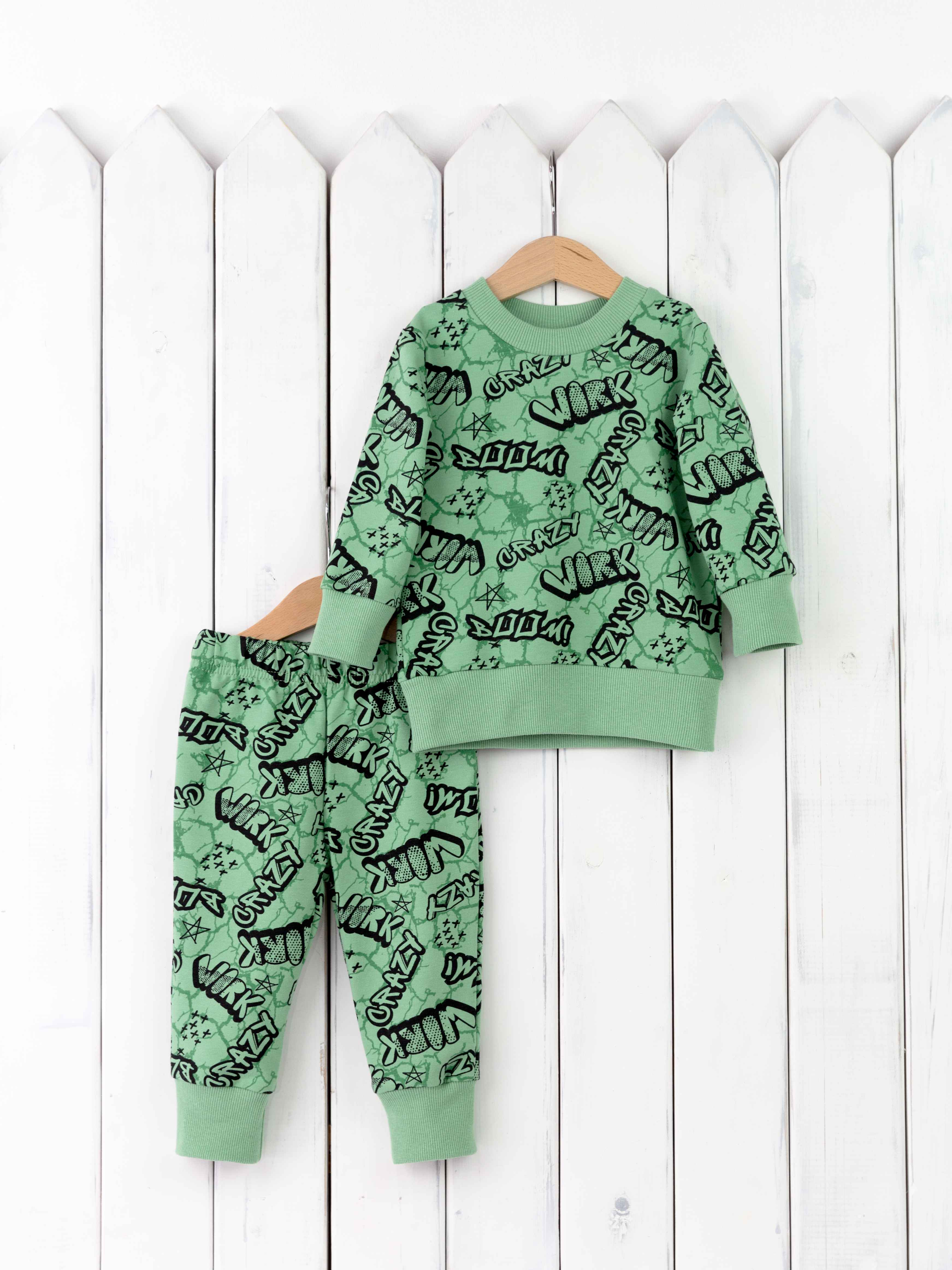КД402/8-Ф Комплект детский р.98 джемпер+брюки/надписи на зеленом Бэби Бум - Оренбург 