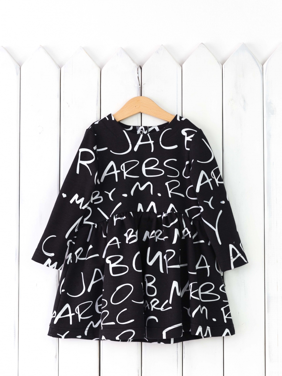 С129/22-Ф Платье с длинным рукавом р. 128 буквы на черном Бэби бум - Альметьевск 